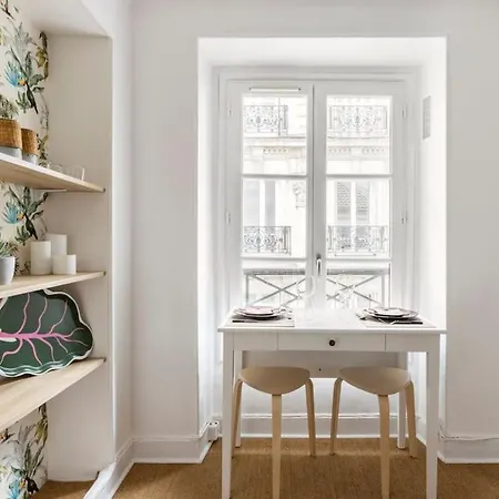 Amazing Studio In Heart Of Apartment Paris