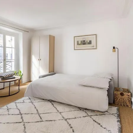 Amazing Studio In Heart Of Parigi